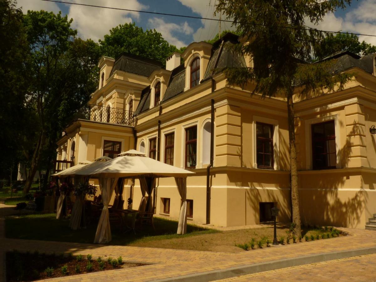 Willa Filiks Restauracja & Pokoje Naleczow Luaran gambar